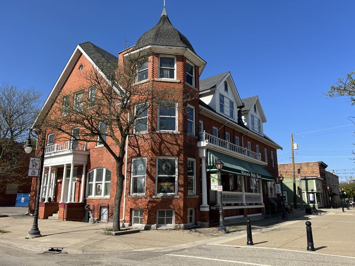 Holly Hotel - May 10 2023 Photo (newer photo)